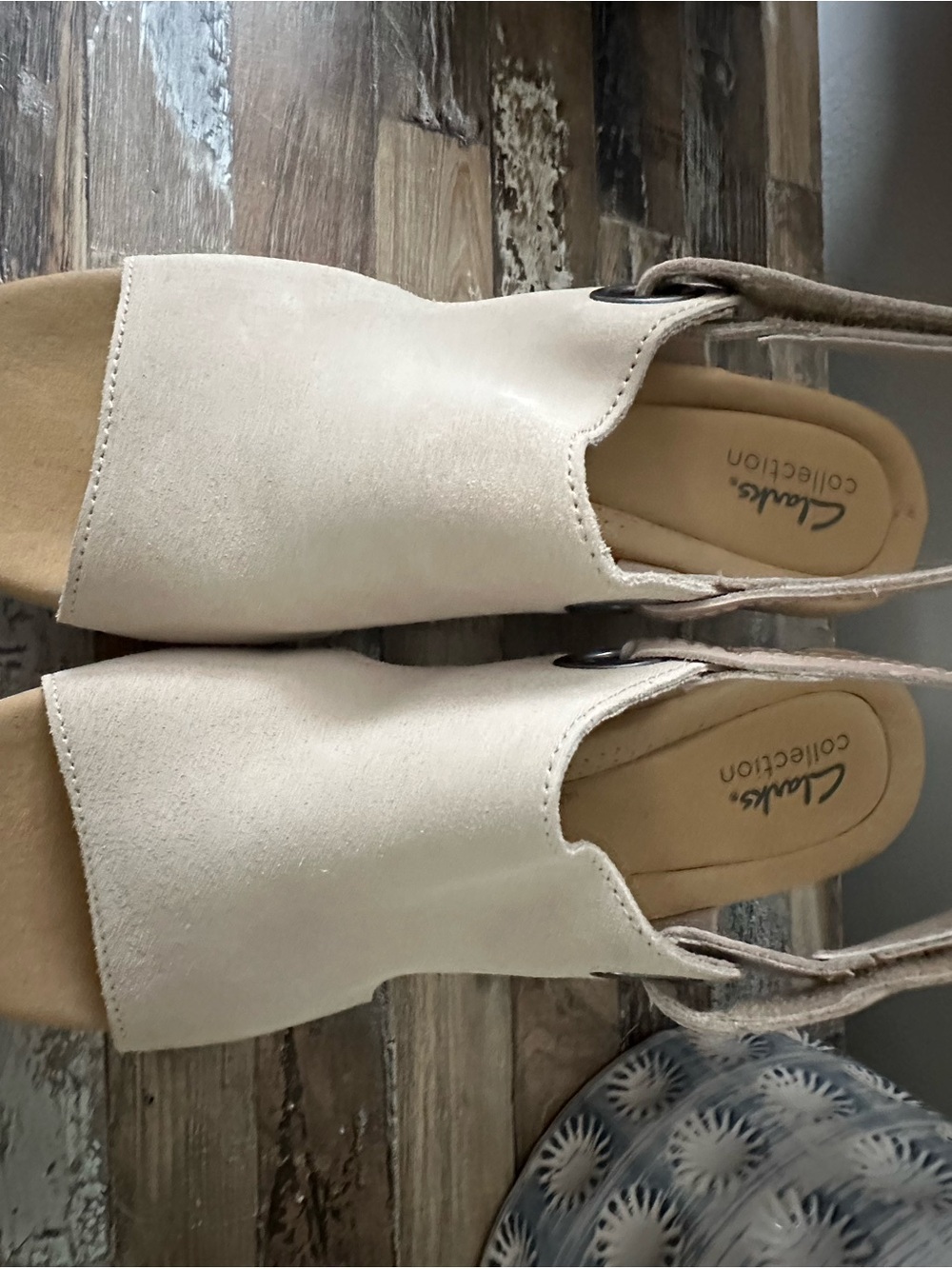 Clarks Women's Cream Open-Toe Slingback Mules
